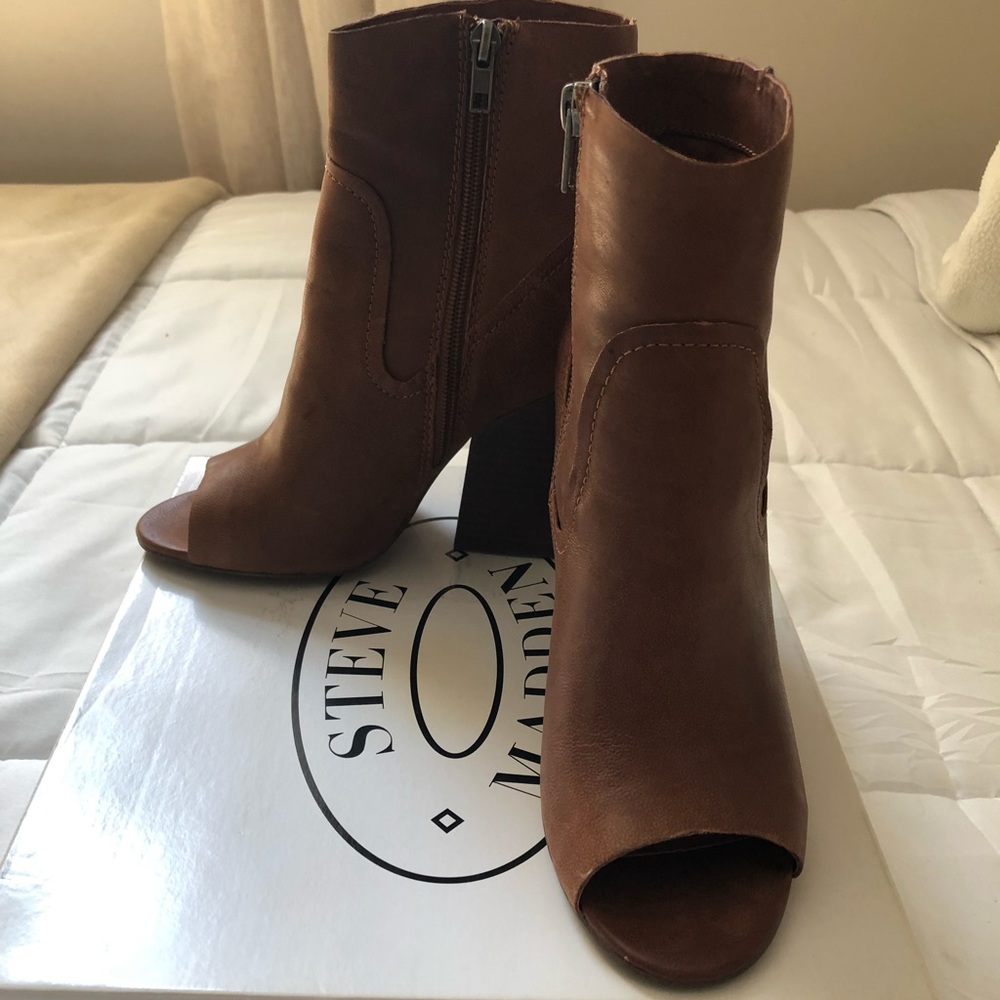 Steve Madden Varonah Brown Opened Toe Booties Size 8